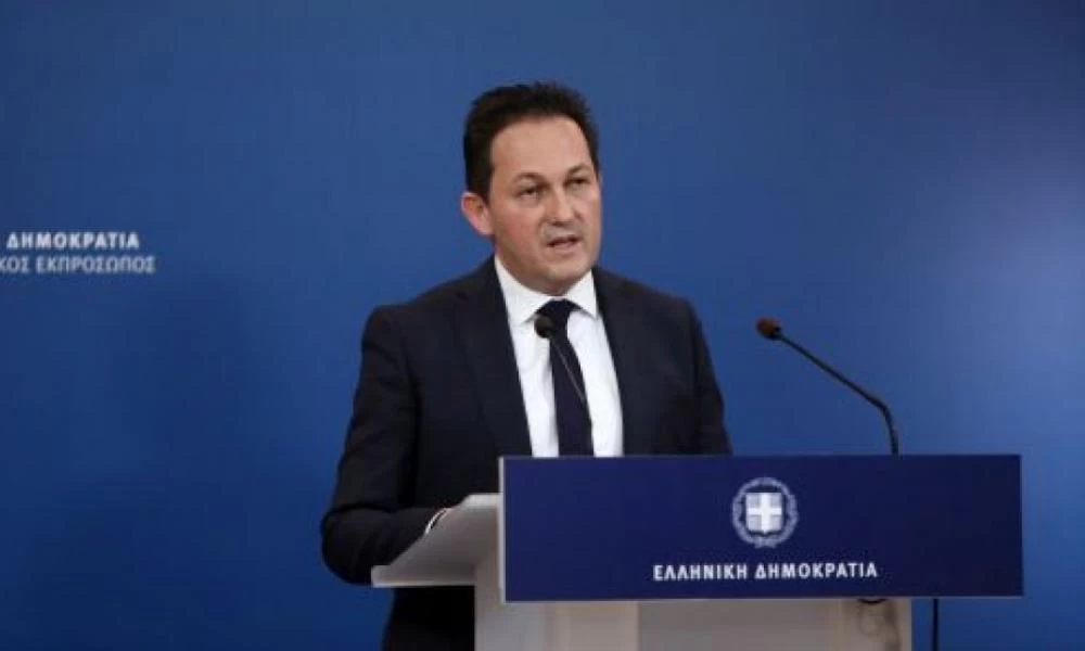 Τα... μαζεύει ο Πέτσας: Δεν είμαστε κοντά σε lockdown στην Αττική (βίντεο)